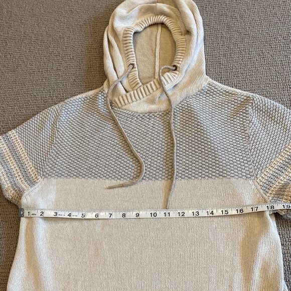 Short sleeve hooded comfy pullover - Picture 6 of 9